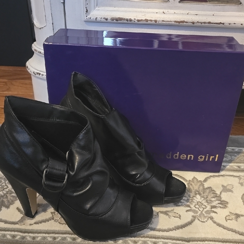 Madden Girl Alexxx Booties